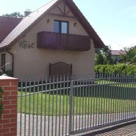 Dziwnów Rest酒店 外观 照片