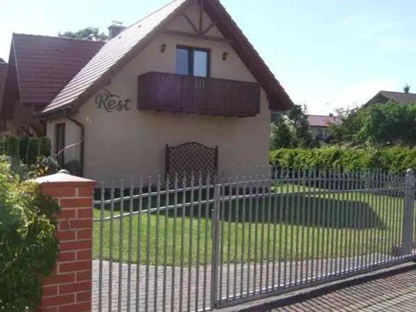 Dziwnów Rest酒店 外观 照片